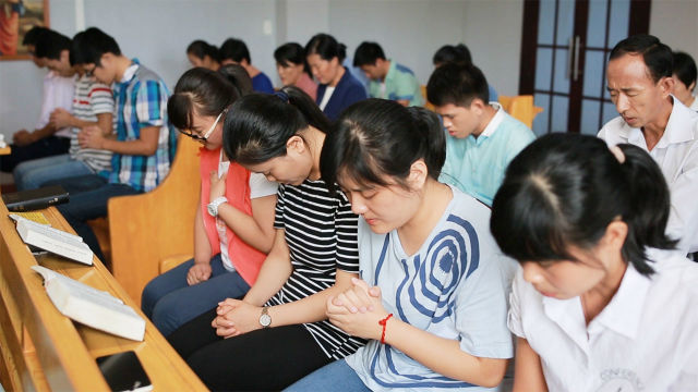 基督徒該怎麼禱告才合主的心意呢? 基督徒禱告