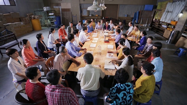 現在主耶穌已經回來了，主又有了新名，就是全能神，全能神發表的《話在肉身顯現》就是新郎的聲音，但有許多弟兄姊妹還不會分辨神的聲音，今天我們請來了全能神教會的見證人，請他們給我們交通到底怎樣分辨神的聲音，使我們知道怎樣確定全能神就是主耶穌的再來。