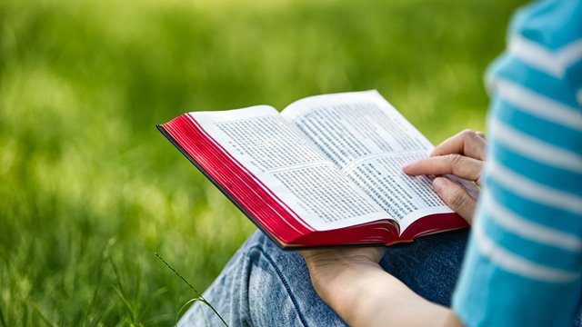 你知道「看哪,我站在門外叩門」的含義嗎