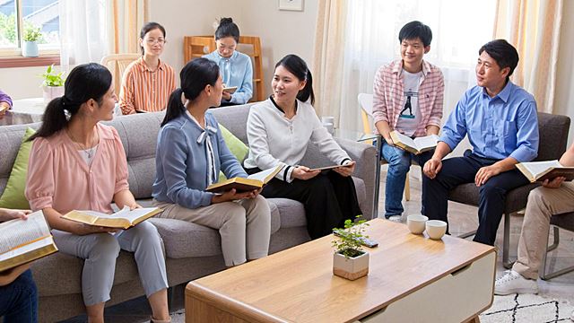 你們交通聖經是聖經,神是神,聖經根本就不能代表神,這我能領受,那聖經與神到底是什麽關係呢?我還真不明白,請你們再給交通交通吧。